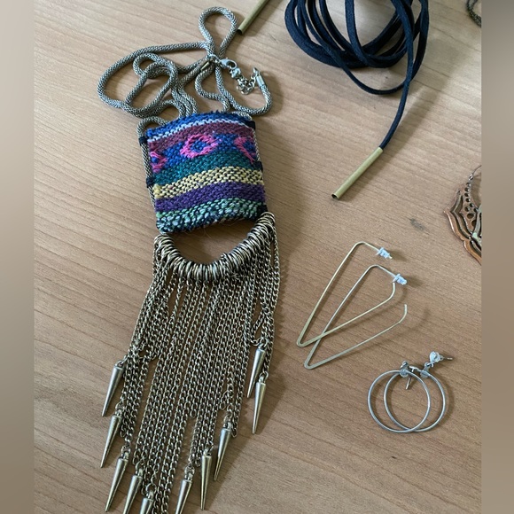 Jewelry bundle!! - Picture 4 of 4